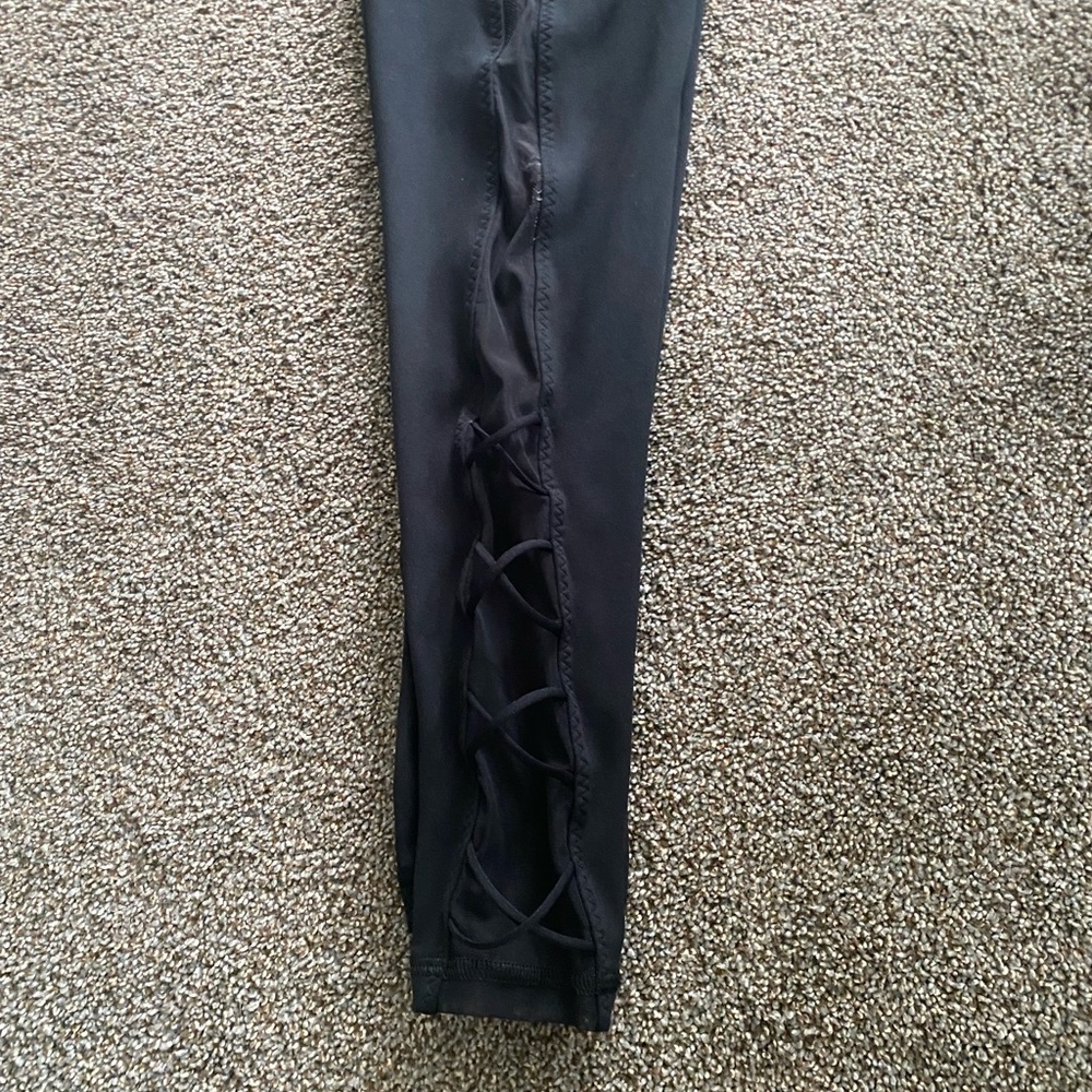 Black Victoria’s Secret leggings